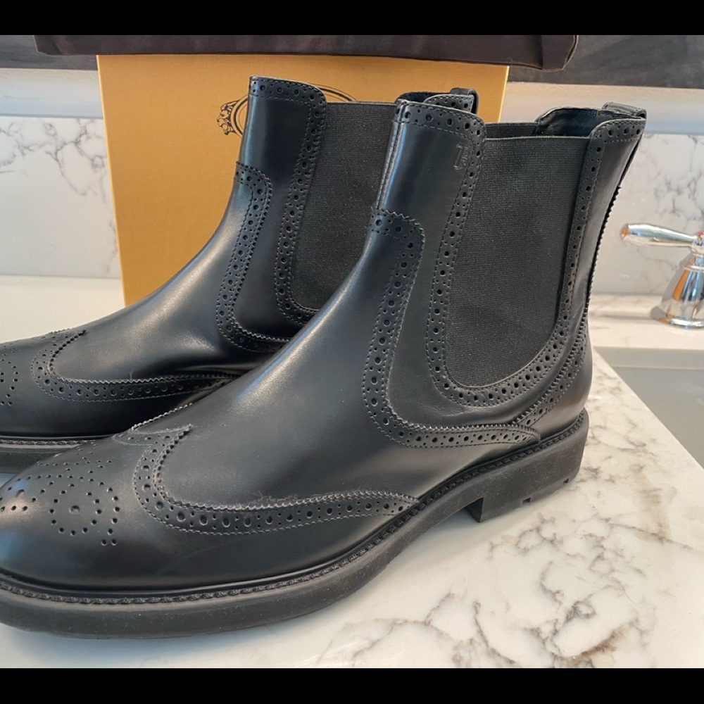 Tod’s ankle boots 100% leather and Authentic, brand NEW, size 11.5 UK 12.5 US. - Picture 4 of 8